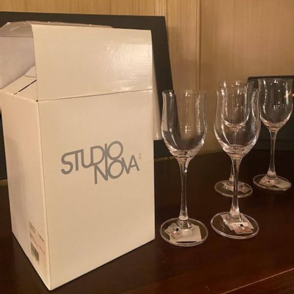 Mikasa Small Wine/Sherry Glasses 8 - Picture 1 of 7